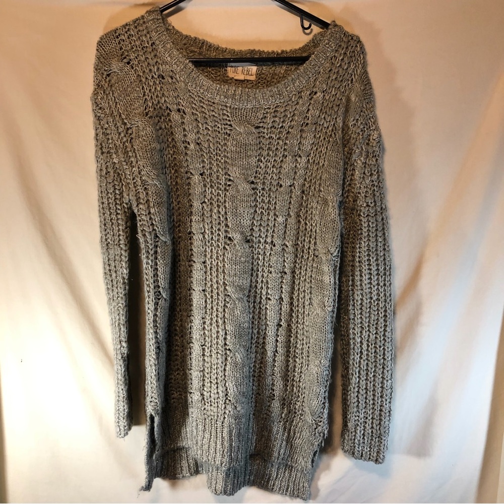 Pure Rebel Women’s gray cable knit sweater item appears extra rooming S